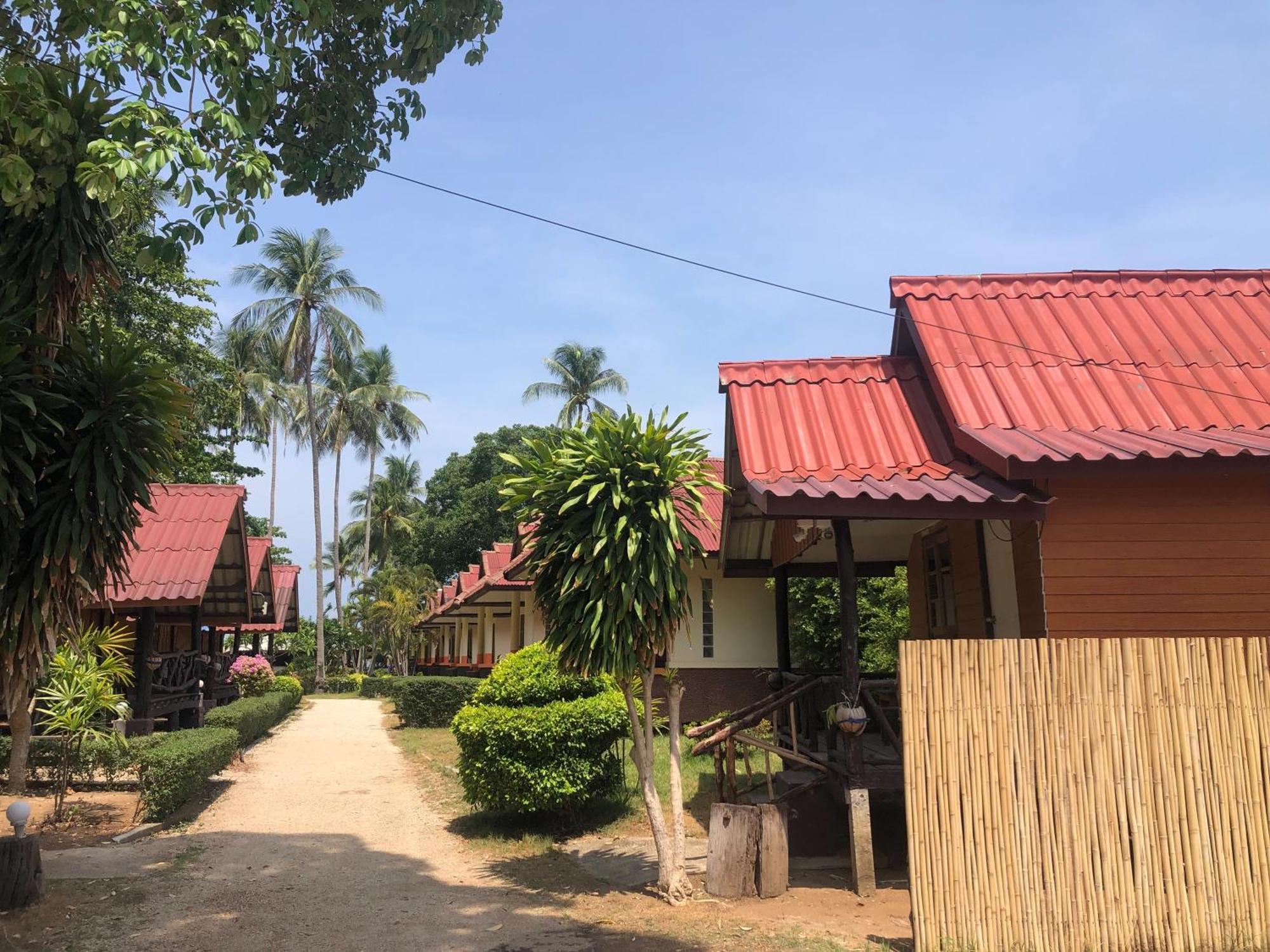 Moonwalk Lanta Resort Koh Lanta Bagian luar foto