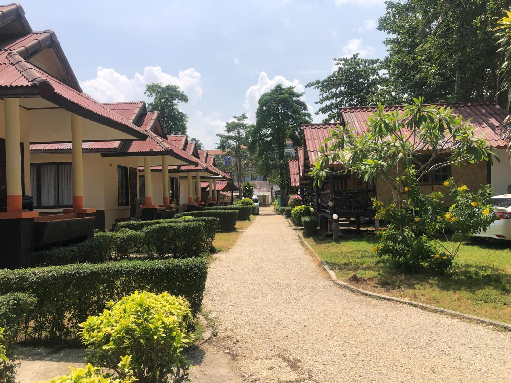 Moonwalk Lanta Resort Koh Lanta Bagian luar foto