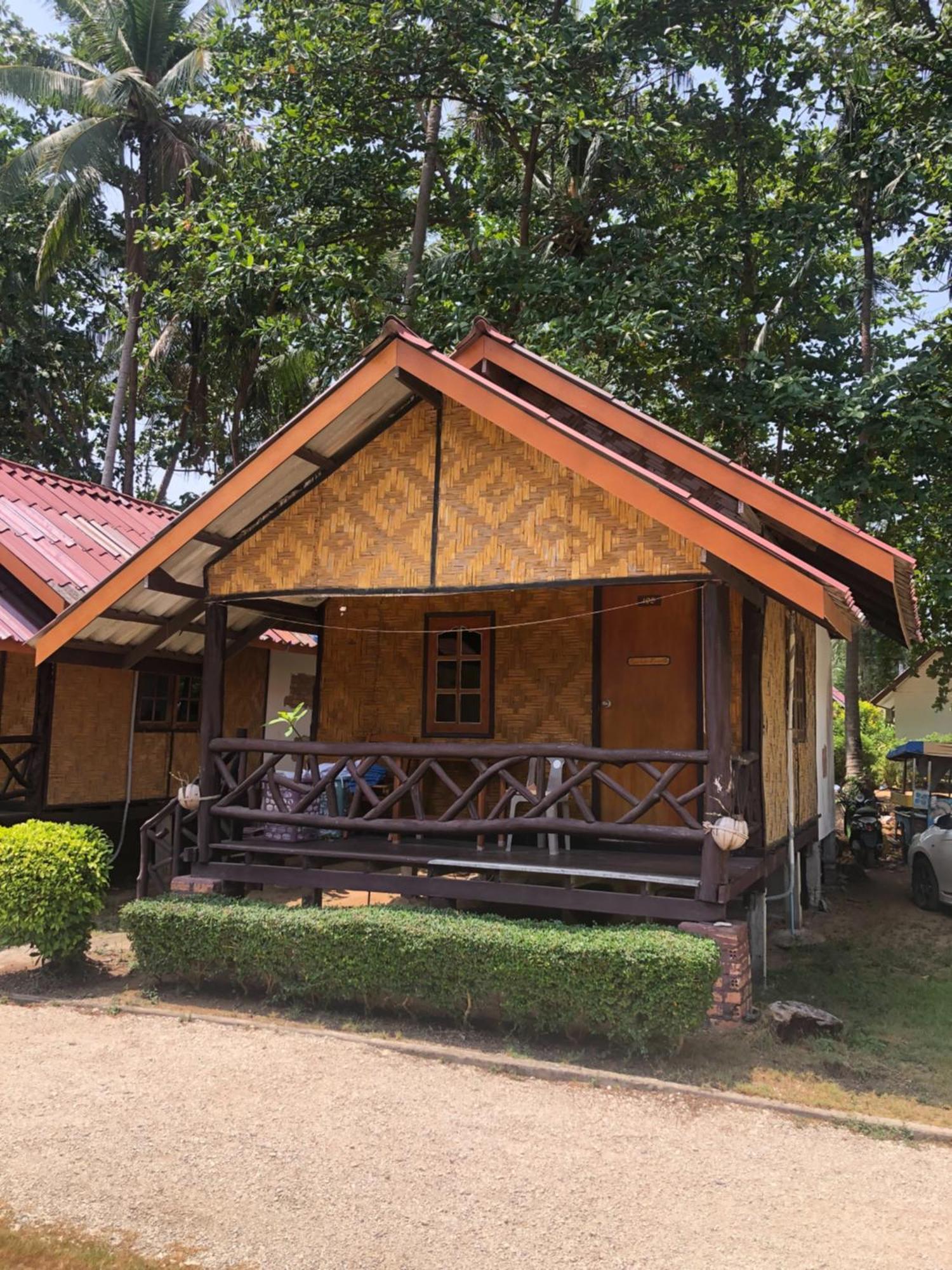 Moonwalk Lanta Resort Koh Lanta Bagian luar foto