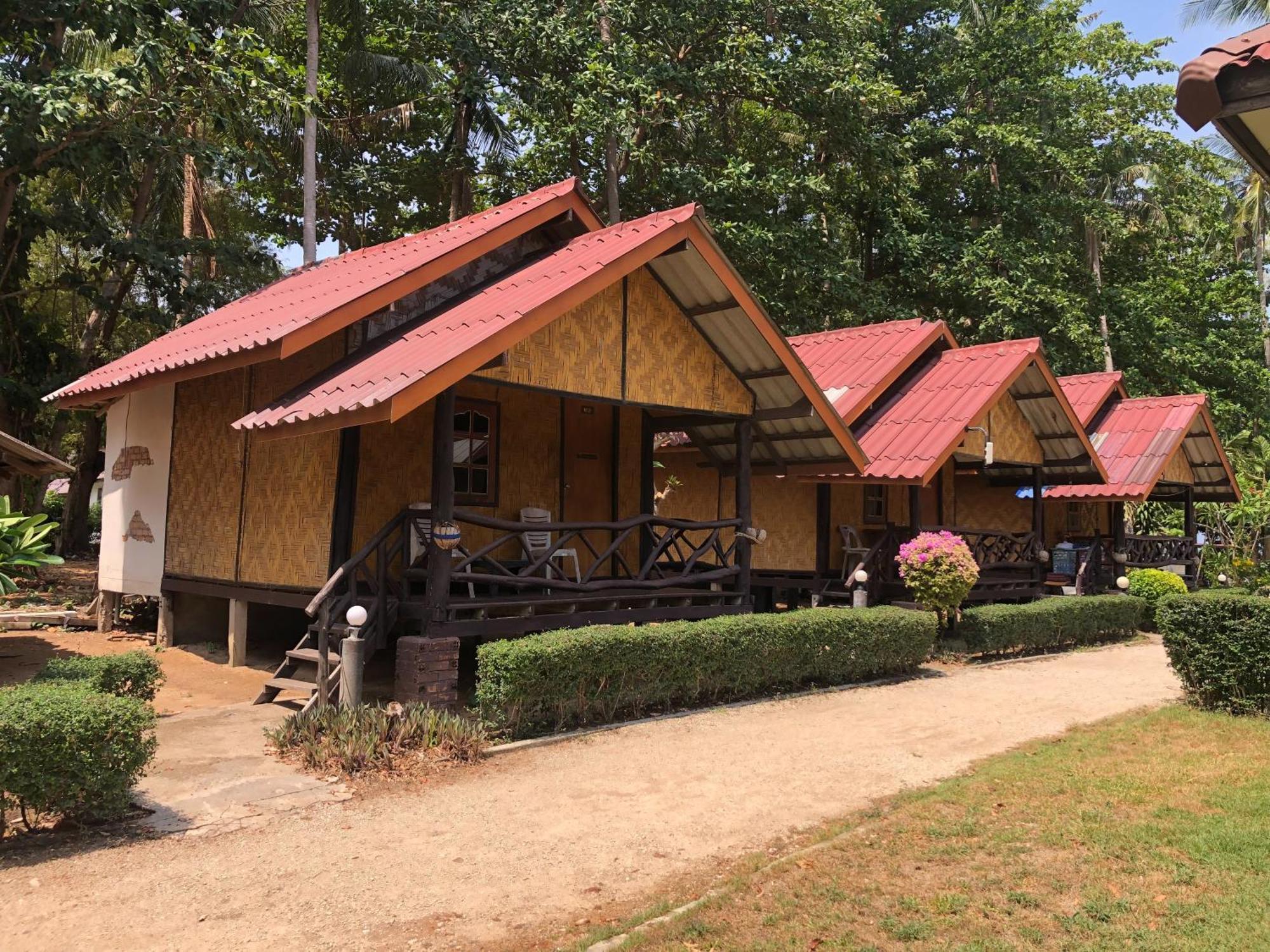Moonwalk Lanta Resort Koh Lanta Bagian luar foto