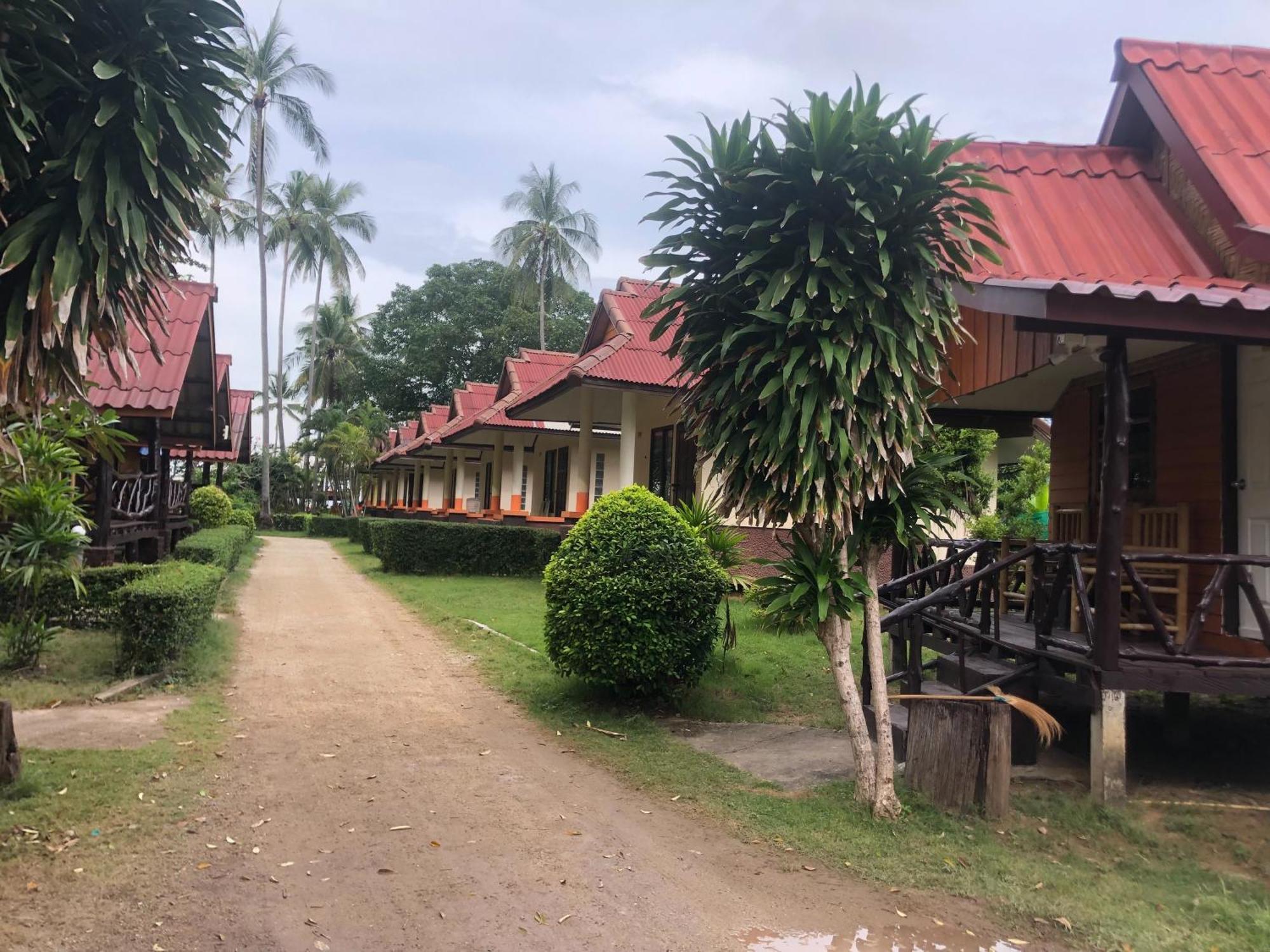 Moonwalk Lanta Resort Koh Lanta Bagian luar foto
